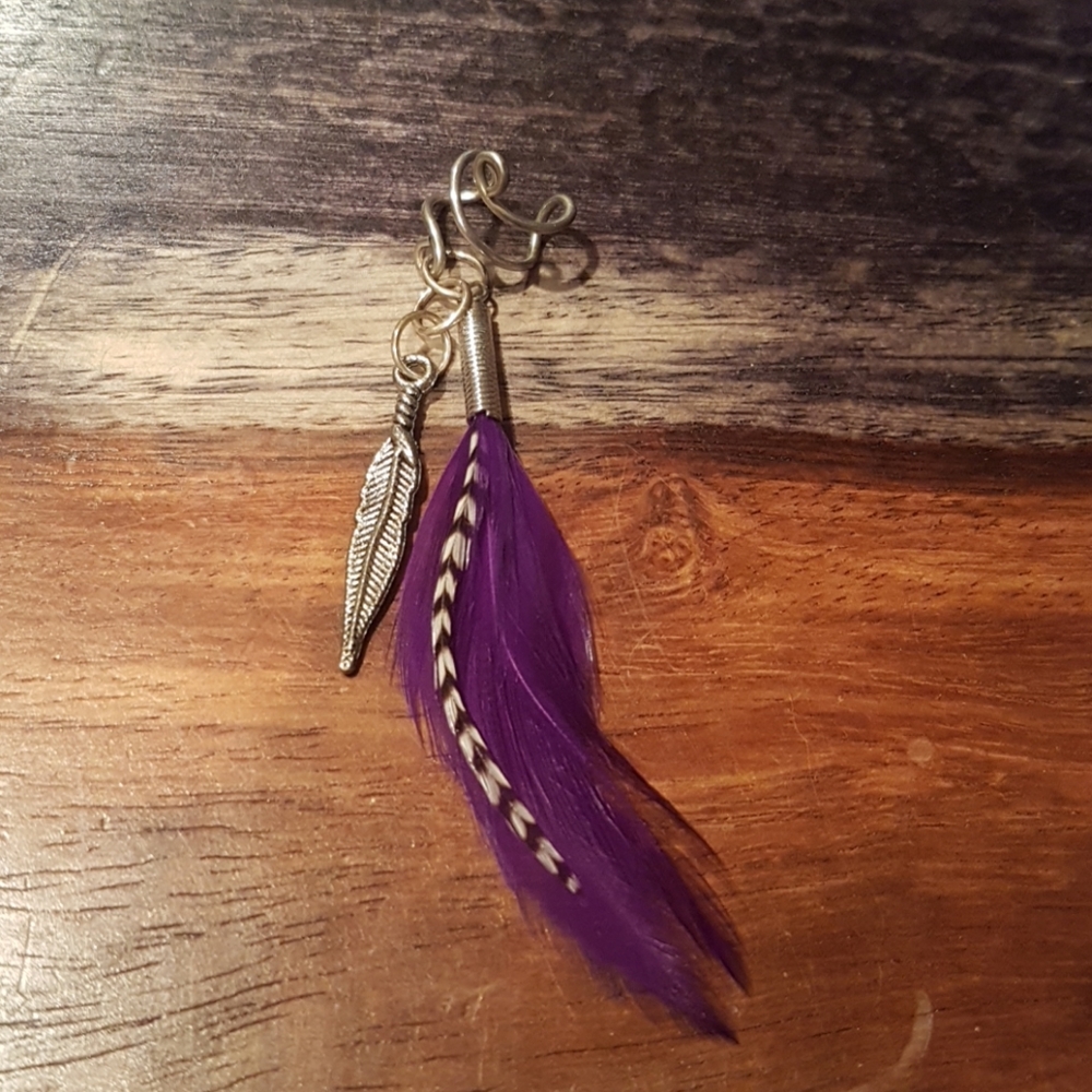EAR CUFF PURPLE FEATHER SILVER HARDWARE